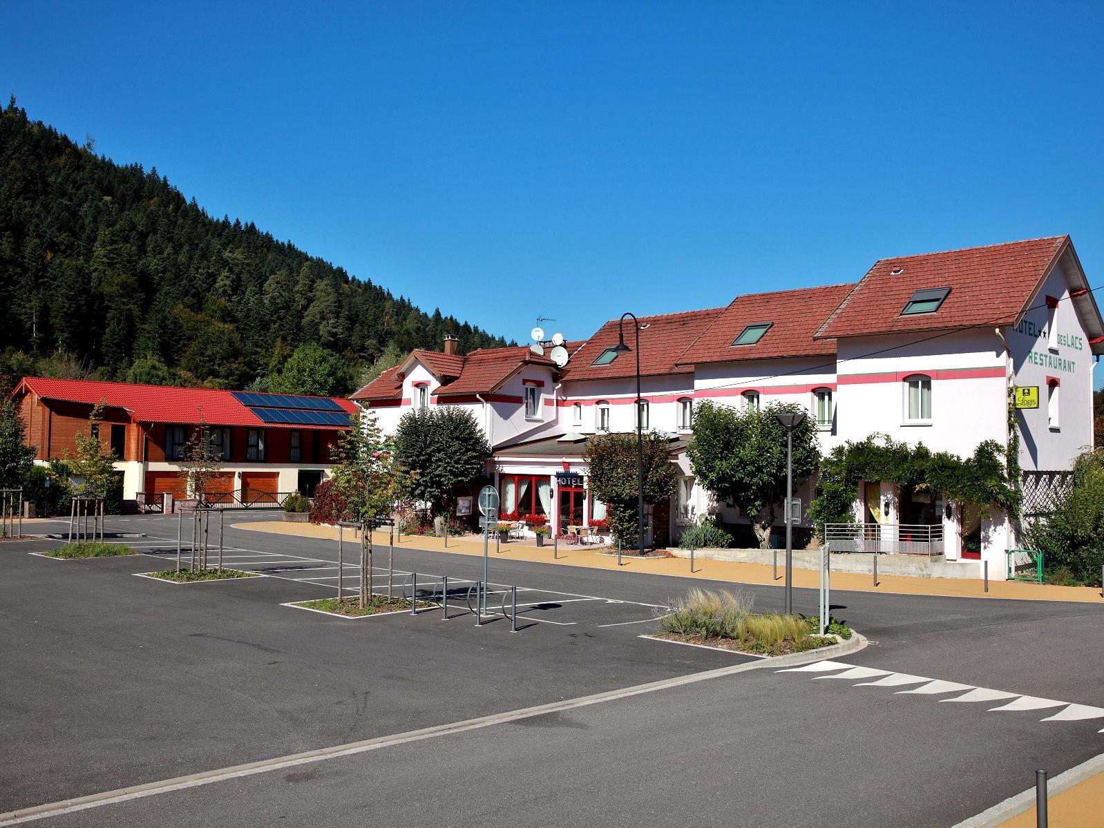 Logis Hotel & Restaurant Des Lacs Celles-sur-Plaine Zewnętrze zdjęcie