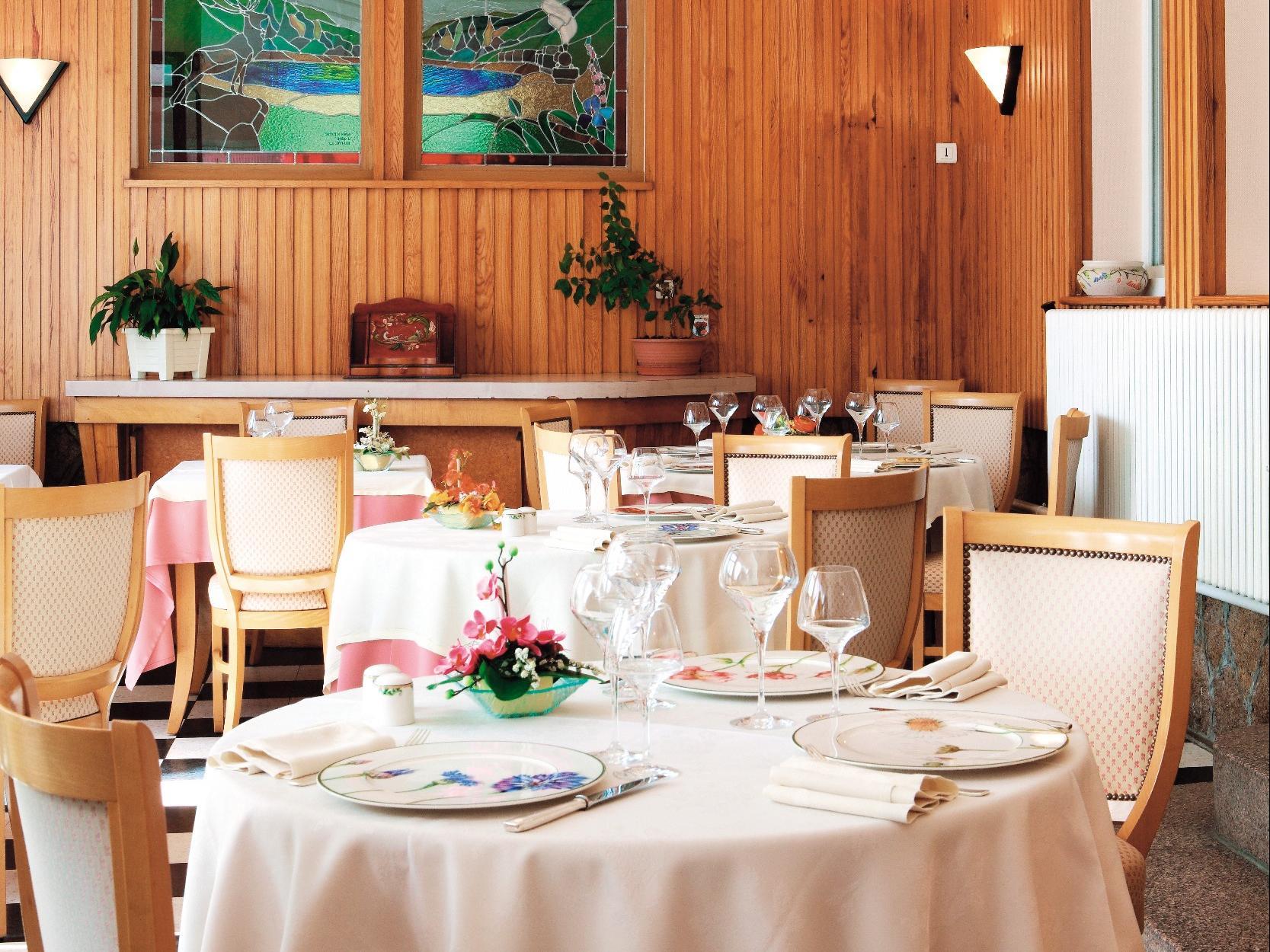 Logis Hotel & Restaurant Des Lacs Celles-sur-Plaine Zewnętrze zdjęcie