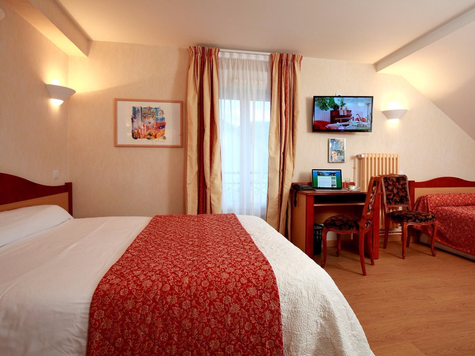 Logis Hotel & Restaurant Des Lacs Celles-sur-Plaine Zewnętrze zdjęcie