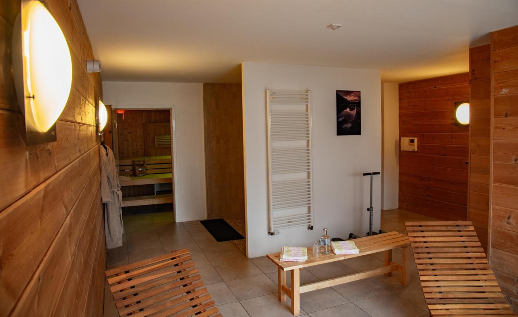 Logis Hotel & Restaurant Des Lacs Celles-sur-Plaine Zewnętrze zdjęcie