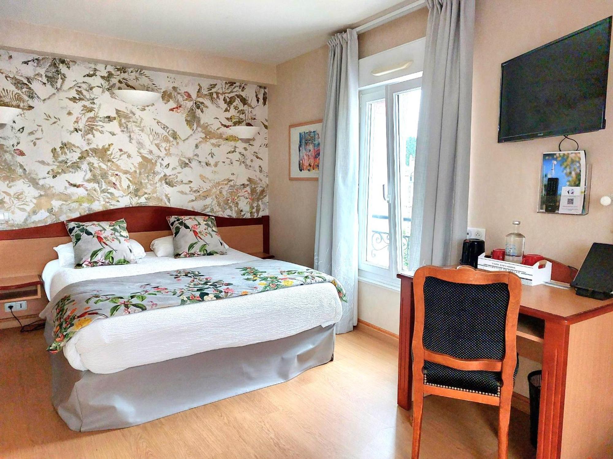 Logis Hotel & Restaurant Des Lacs Celles-sur-Plaine Zewnętrze zdjęcie
