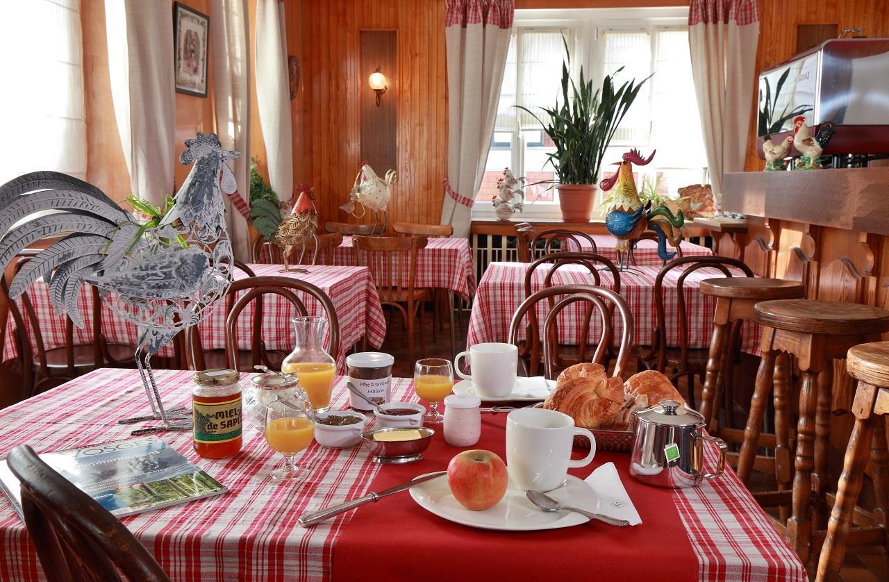 Logis Hotel & Restaurant Des Lacs Celles-sur-Plaine Zewnętrze zdjęcie