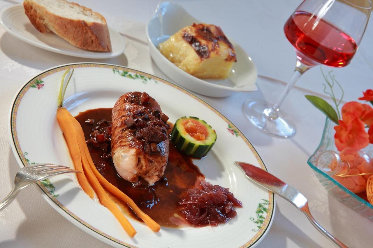 Logis Hotel & Restaurant Des Lacs Celles-sur-Plaine Zewnętrze zdjęcie